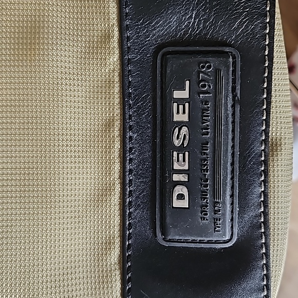Diesel adjustable crossbody bag / shoulder bag. Beige. 8 in by 9 in - Picture 3 of 9